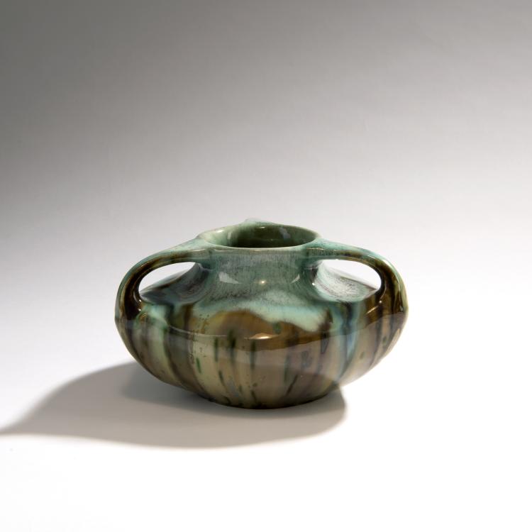 Bild 1 zu Objekt, Vase with handles '743', 1907/08, Henry van de Velde, Gebauer, Carl, B&uuml;rgel, 150B 509