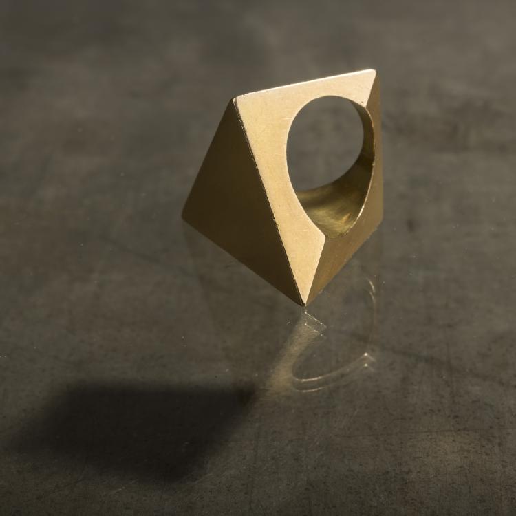 Bild 2 zu Objekt, Pyramid ring, 1990s, Francesco Pavan, 154B 243