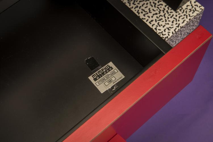 Bild 1 zu Objekt, Regal 'Carlton', 1981, Ettore Sottsass, Memphis, Mailand, 149A 247