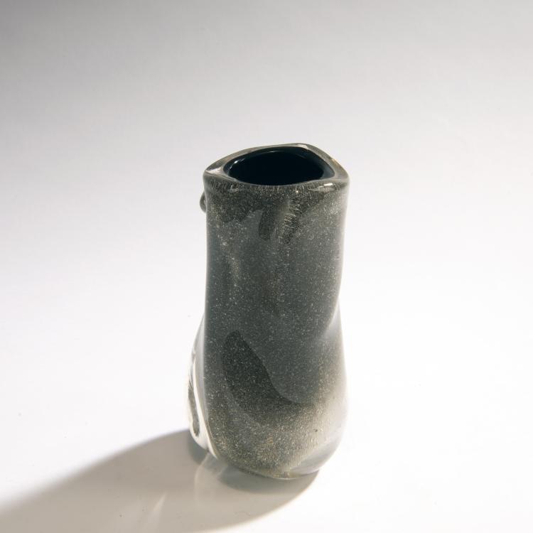 Bild 1 zu Objekt, 'Grigio pulegoso induto' vase, c. 1937, Flavio Poli, Seguso Vetri D'Arte, Murano, 149C 671