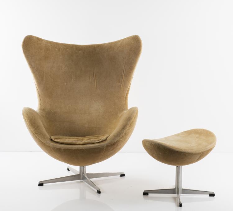 Bild 2 zu Objekt, 'Egg' chair and stool '3127', 1957, Arne Jacobsen, Hansen, Fritz, Aller&oslash;d, 149B 349