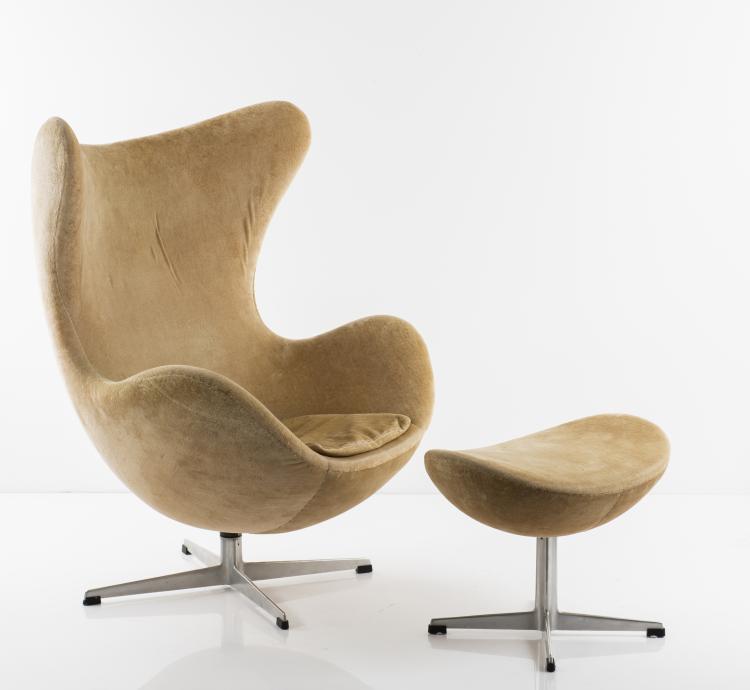 Bild 3 zu Objekt, 'Egg' chair and stool '3127', 1957, Arne Jacobsen, Hansen, Fritz, Aller&oslash;d, 149B 349