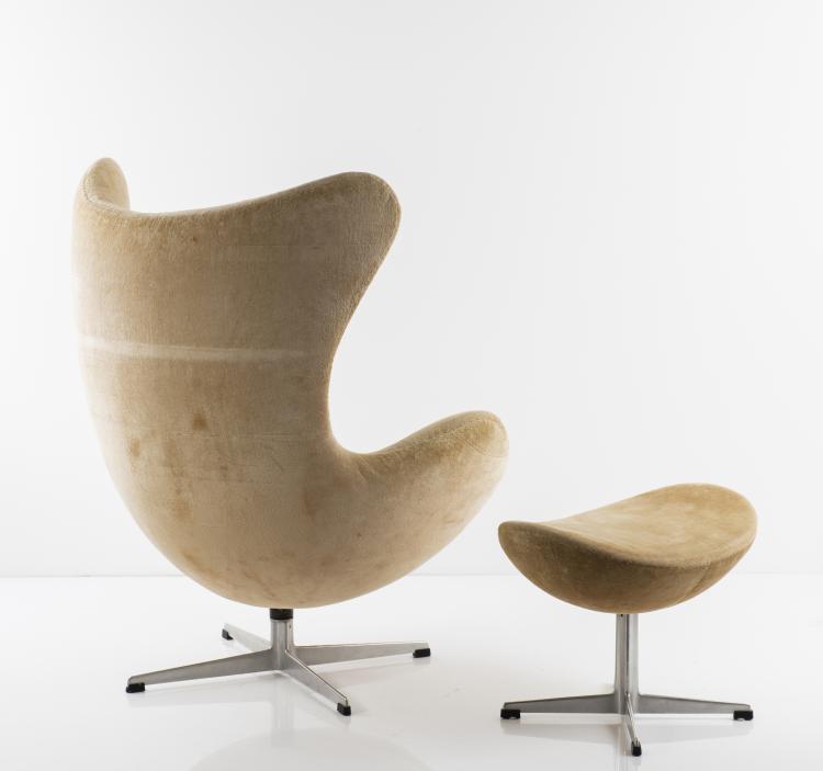 Bild 4 zu Objekt, 'Egg' chair and stool '3127', 1957, Arne Jacobsen, Hansen, Fritz, Aller&oslash;d, 149B 349