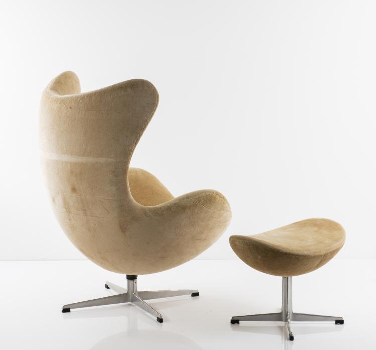 Bild 5 zu Objekt, 'Egg' chair and stool '3127', 1957, Arne Jacobsen, Hansen, Fritz, Aller&oslash;d, 149B 349