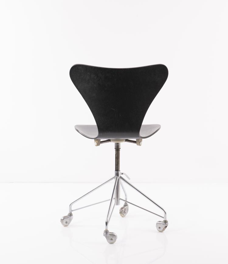 Bild 2 zu Objekt, '3117' desk chair, 1955, Arne Jacobsen, Hansen, Fritz, Aller&oslash;d, 149B 338