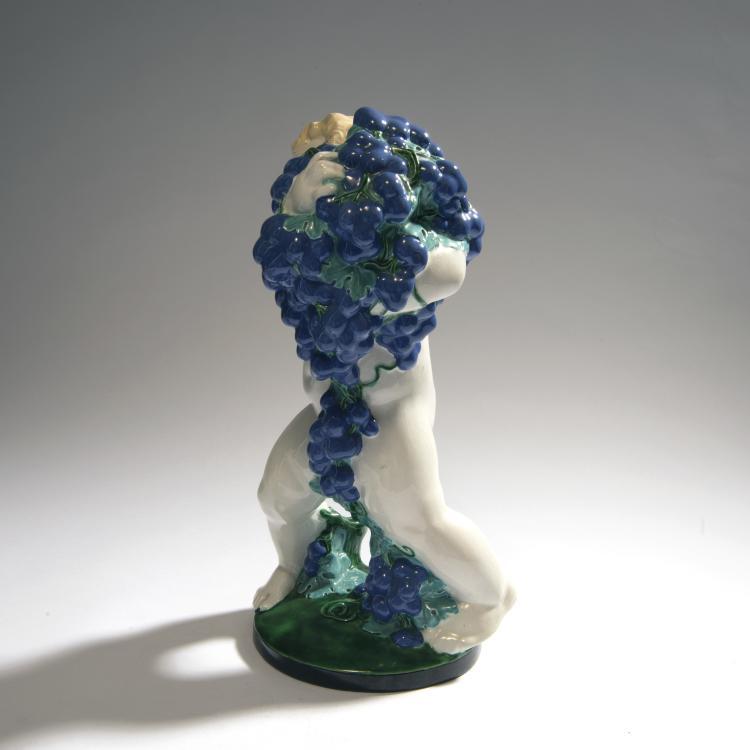 Bild 1 zu Objekt, Putto mit Trauben (Herbst), um 1907, Michael Powolny, Wiener Keramik, 150B 576