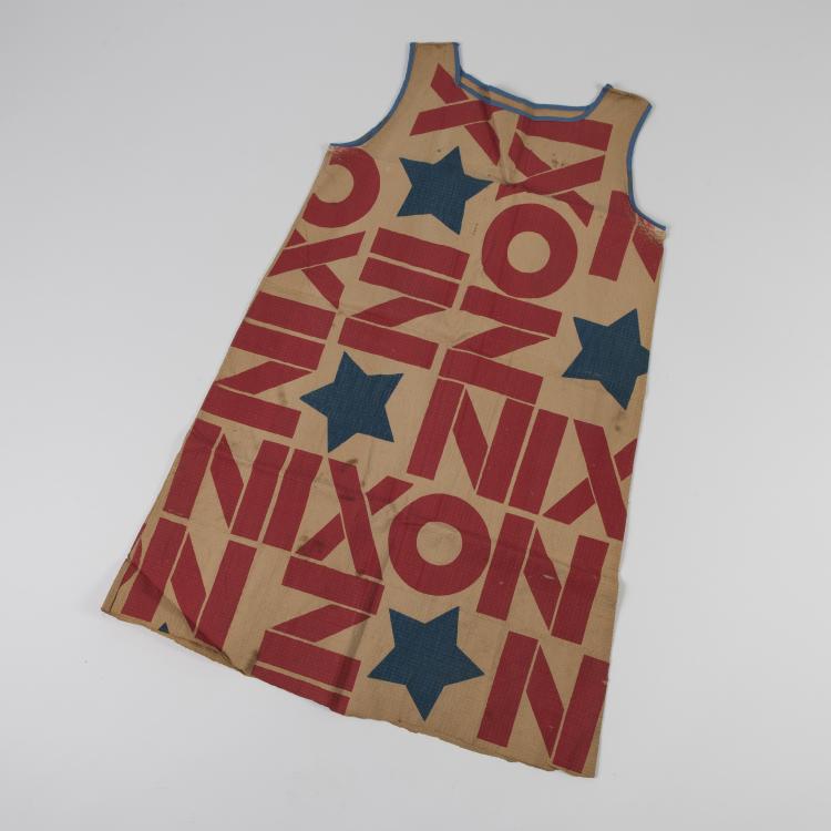 Hauptbild zu Objekt, 'Nixon Paper Dress', 1968, Mars of Ashville, N.C., 151C 760