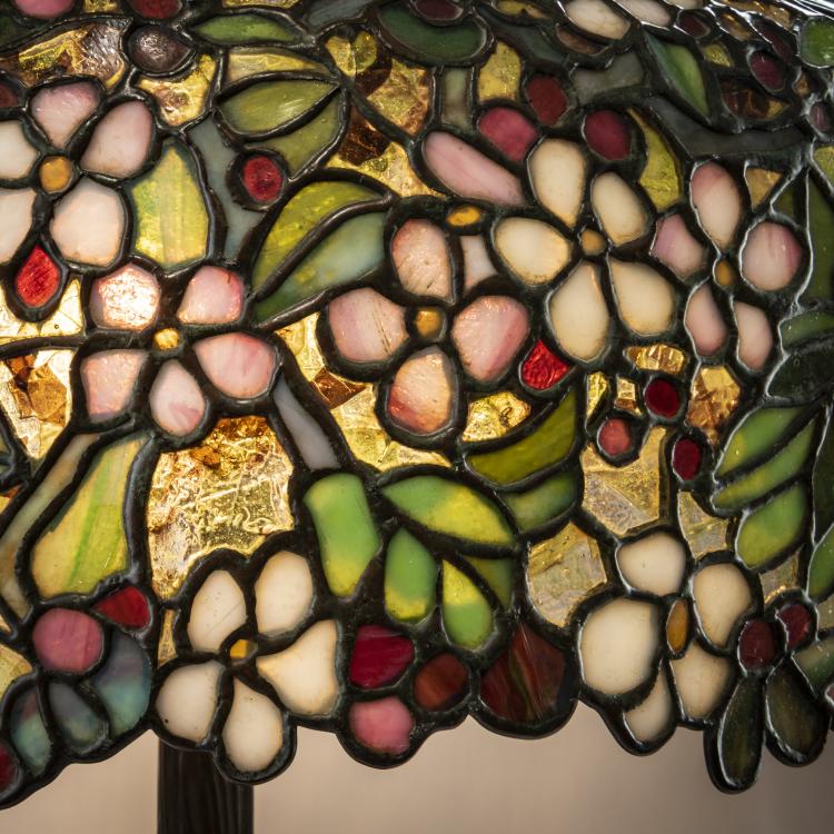 Bild 12 zu Objekt, 'Apple Blossom' table light, c. 1904, Louis C. Tiffany, Tiffany Studios, New York, 150B 325