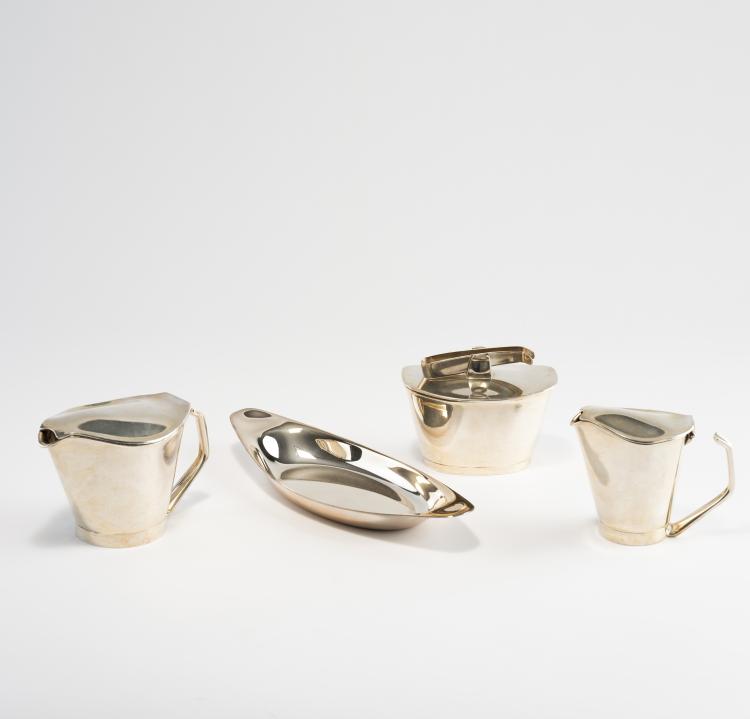 Bild 1 zu Objekt, Coffee pot, creamer, sugar bowl with tongs and tray in its original packing, 1952/53 resp. 1958/59, Wilhelm Wagenfeld, WMF, Geislingen, 151A 89