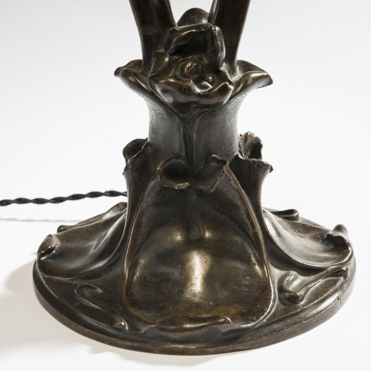 Bild 2 zu Objekt, 'N&eacute;nuphars' lamp base with 'Tilleul' shade, c. 1910, Daum Fr&egrave;res, Nancy, 150B 117