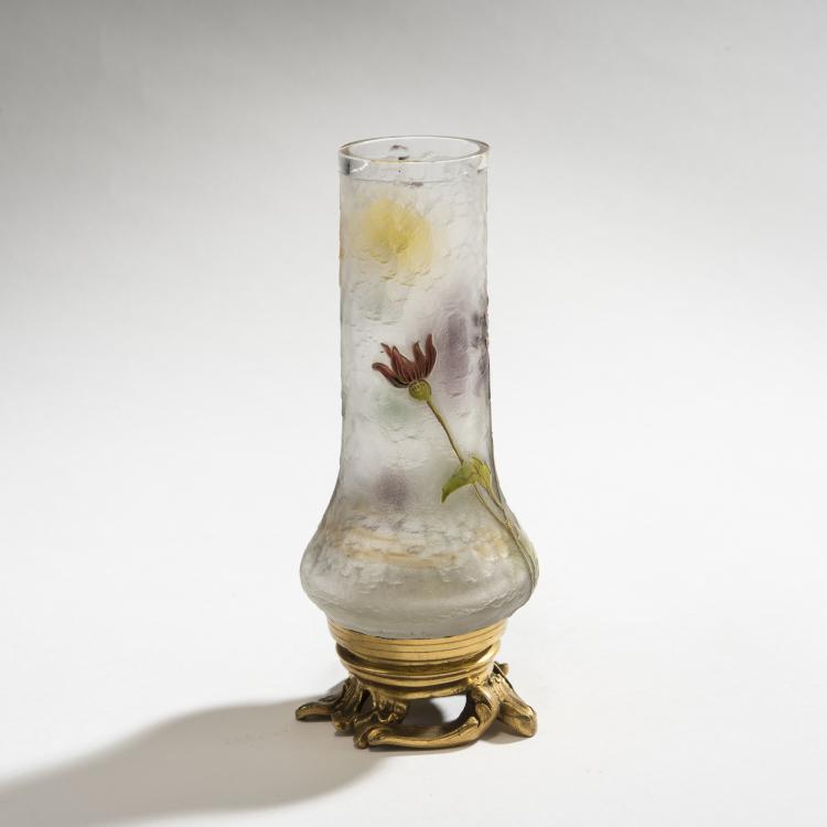 Bild 1 zu Objekt, Vase 'Chryanth&egrave;mes' mit Bronzefu&szlig;, um 1897, Daum Fr&egrave;res, Nancy, 150B 118