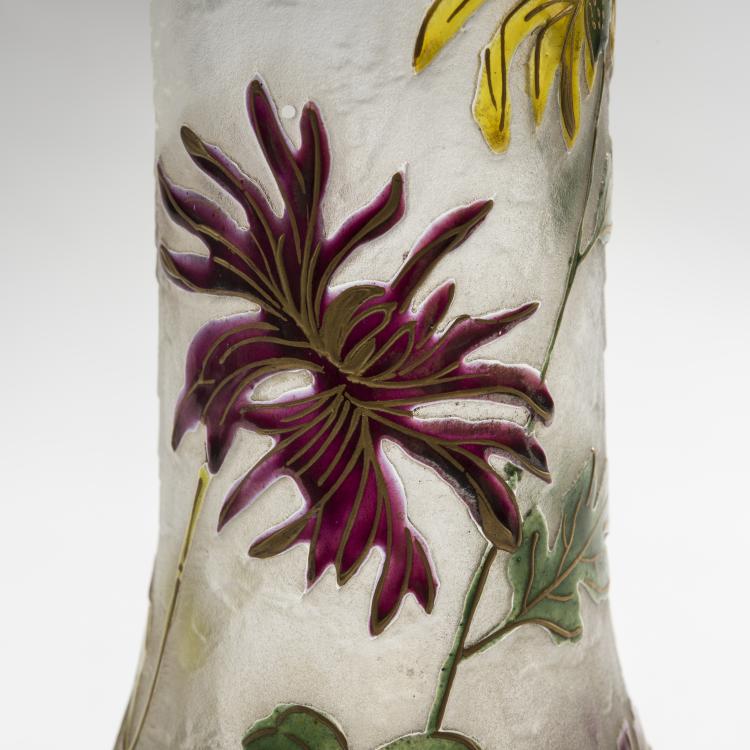 Bild 4 zu Objekt, Vase 'Chryanth&egrave;mes' mit Bronzefu&szlig;, um 1897, Daum Fr&egrave;res, Nancy, 150B 118