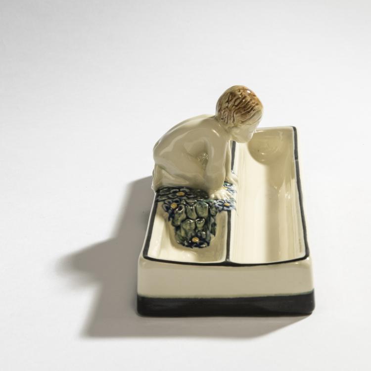 Bild 4 zu Objekt, Pen case, 1911, Wilhelm S&uuml;s, Karlsruhe, Majolikamanufaktur, 150B 513