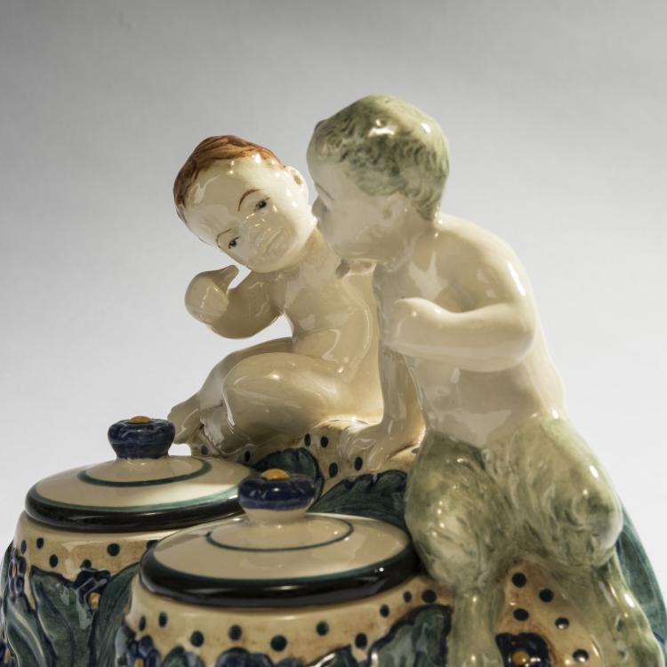 Bild 2 zu Objekt, Ink well, 1910, Wilhelm S&uuml;s, Karlsruhe, Majolikamanufaktur, 150B 511