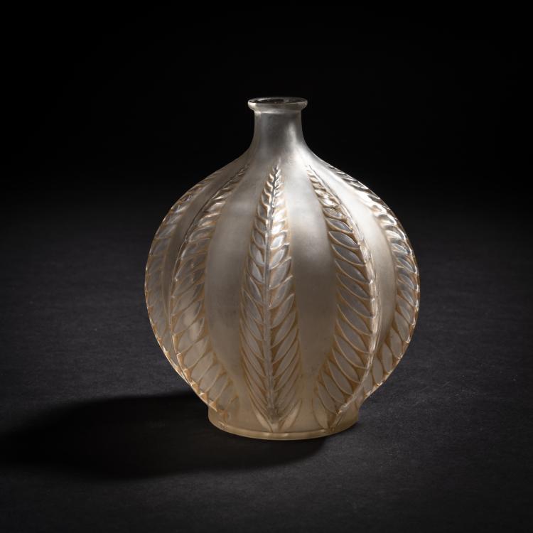 Hauptbild zu Objekt, 'Malines' vase, 1924, Ren&eacute; Lalique, Lalique, Ren&eacute;, Wingen-sur-Moder, 150A 32