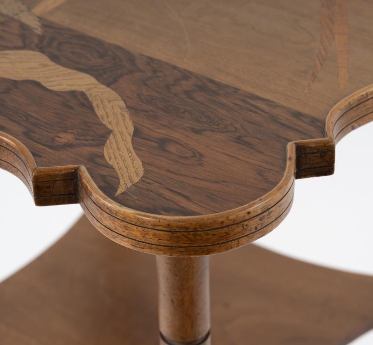 Bild 2 zu Objekt, Side table 'Perroquets et &eacute;pis de mais', 1886, Gall&eacute;, Emile, Nancy, 150B 619