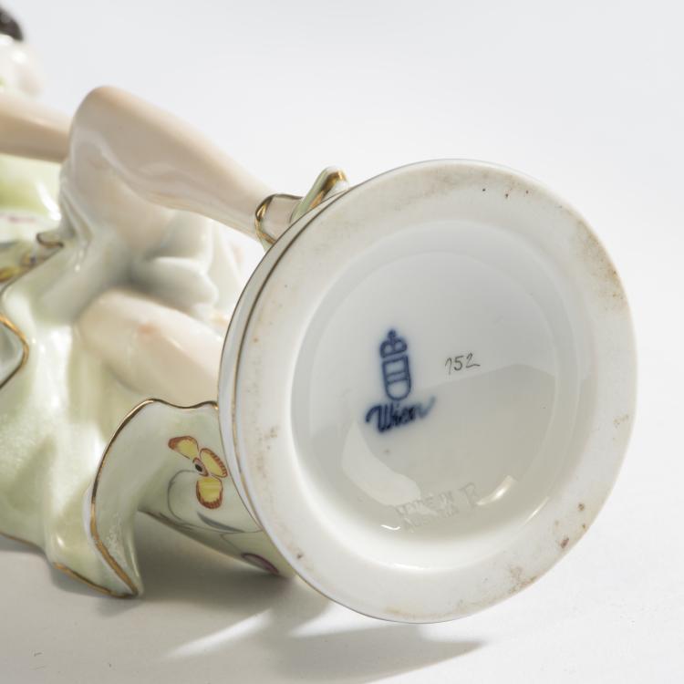 Bild 3 zu Objekt, 'Riki Raab', 1929, Mathilde Jaksch, Augarten, Wien, 150B 554