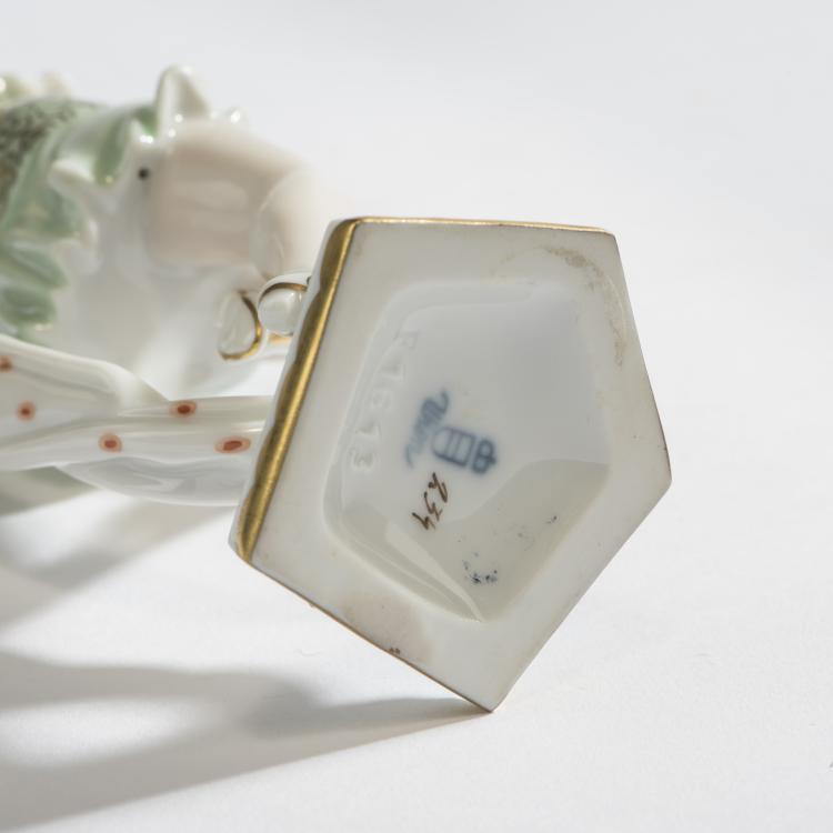 Bild 4 zu Objekt, 'Schlagobers' (Tilly Losch), um 1930, Mathilde Jaksch, Augarten, Wien, 150B 558