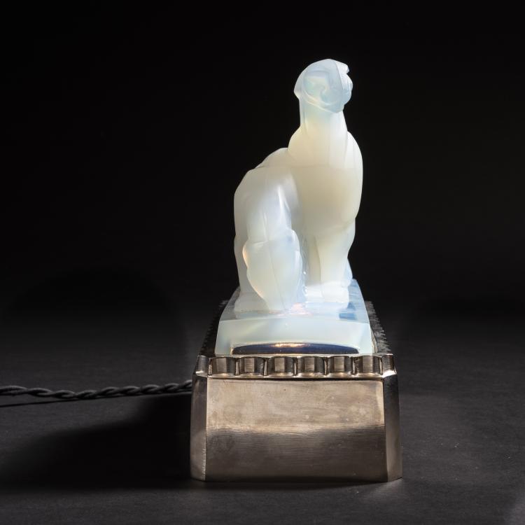 Bild 1 zu Objekt, Tischleuchte 'Panther', um 1930, Sabino, Marius Ernest, Paris, 150B 227