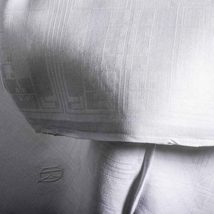 Bild 3 zu Objekt, Tafeltuch und sieben Servietten, vor 1905, Peter Behrens, Fr&auml;nkel, S., Neustadt, 150B 634