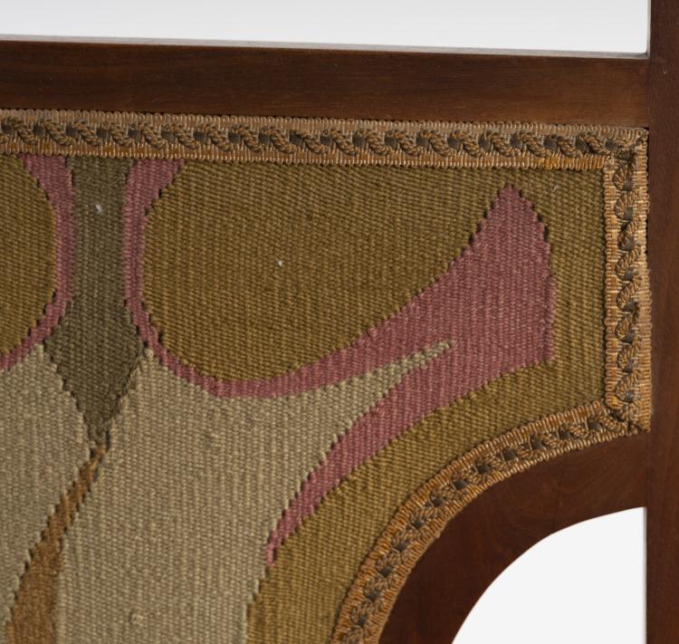 Bild 1 zu Objekt, Armlehnstuhl mit Bezug f&uuml;r den 'Holl&auml;nd'schen Stuhl' von Henry van de Velde, 1898, Henry van de Velde, Scherrebek, Kunstwebschule, 150B 628