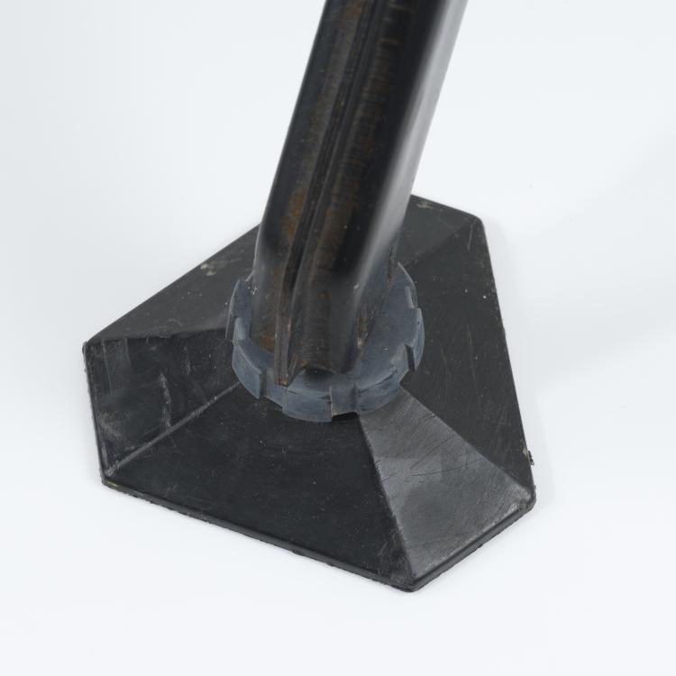 Bild 3 zu Objekt, 'Arco' typewriter desk, 1963, Studio B.B.P.R., Olivetti, Ivrea, 155A 124