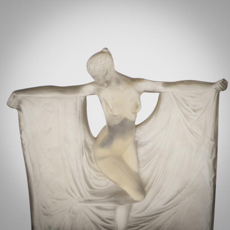 Bild 2 zu Objekt, 'Suzanne' table light, 1925, Ren&eacute; Lalique, Lalique, Ren&eacute;, Wingen-sur-Moder, 150A 36