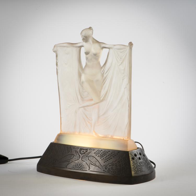 Bild 3 zu Objekt, 'Suzanne' table light, 1925, Ren&eacute; Lalique, Lalique, Ren&eacute;, Wingen-sur-Moder, 150A 36