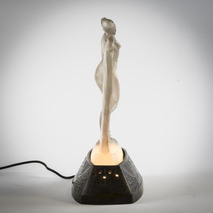 Bild 4 zu Objekt, 'Suzanne' table light, 1925, Ren&eacute; Lalique, Lalique, Ren&eacute;, Wingen-sur-Moder, 150A 36