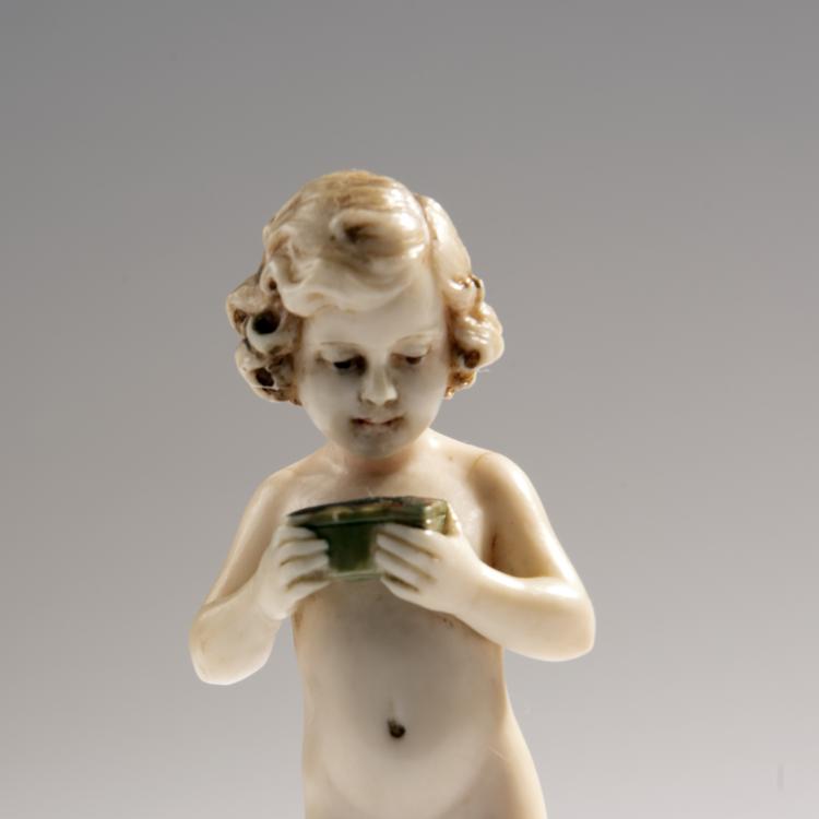 Bild 9 zu Objekt, 'Girl with Small Case' and 'Boy with Trumpet', pre-1914, Ferdinand Preiss, 150B 368