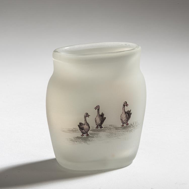 Bild 1 zu Objekt, Vase 'La petite Gardeuse d&rsquo;oies' (The Goose Girl), 1898, Daum Fr&egrave;res, Nancy, 150B 119
