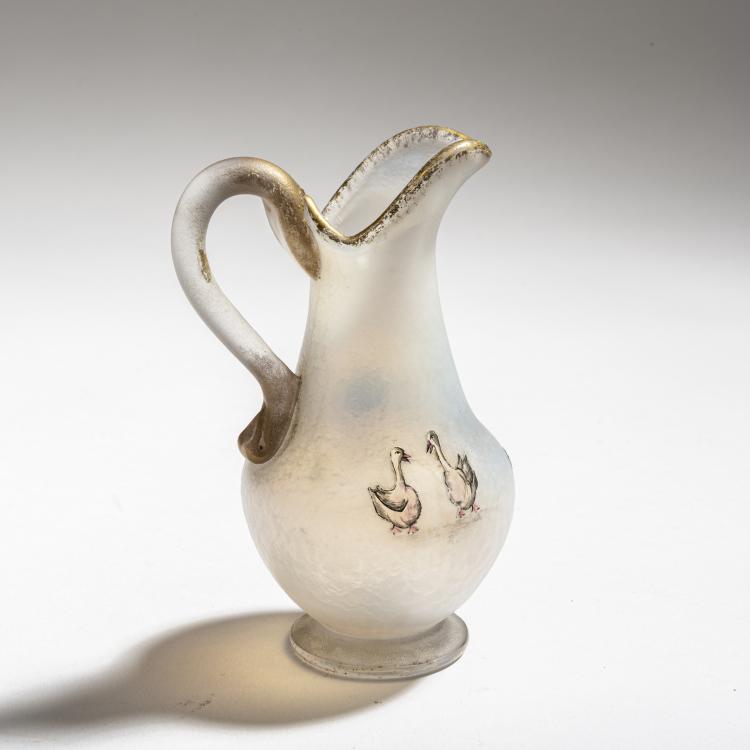 Bild 2 zu Objekt, Small jug 'La petite Gardeuse d&rsquo;oies' (The Goose Girl), 1898, Daum Fr&egrave;res, Nancy, 150B 120