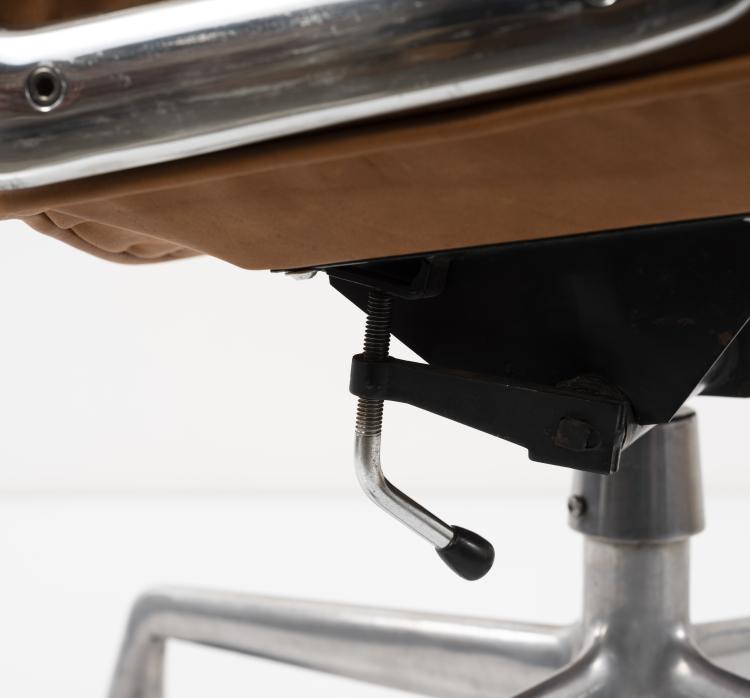 Bild 14 zu Objekt, 'Time-Life Executive Desk Chair', 1960, Charles Eames,Ray Eames, Miller, Herman, Zeeland, 151B 403