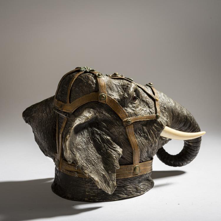 Hauptbild zu Objekt, Elephant head, c. 1900, Franz Xaver Bergmann, 150B 328
