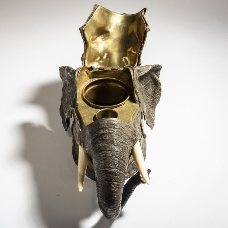 Bild 2 zu Objekt, Elephant head, c. 1900, Franz Xaver Bergmann, 150B 328