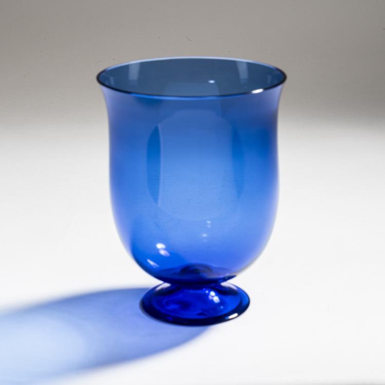 Hauptbild zu Objekt, Kleine Glockenvase, um 1923, Josef Hoffmann, Böhmen; Wiener Werkstätte, 150B 277