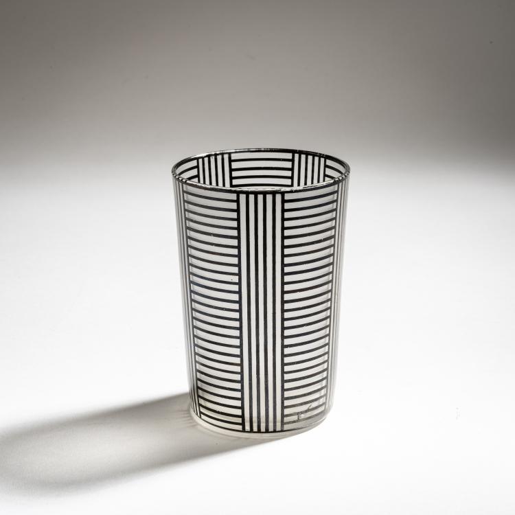 Hauptbild zu Objekt, Becher 'Schwarzbronzit Var. B', 1910-11, Josef Hoffmann, Lobmeyr, J. & L., Wien; Wiener Werkst&auml;tte, 150B 283