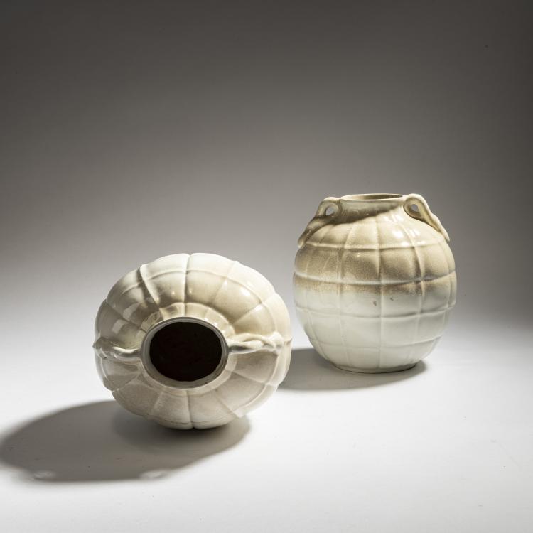 Bild 2 zu Objekt, Zwei Henkelvasen, um 1925, Gio Ponti, Richard Ginori, San Cristoforo, Mailand, 150B 584