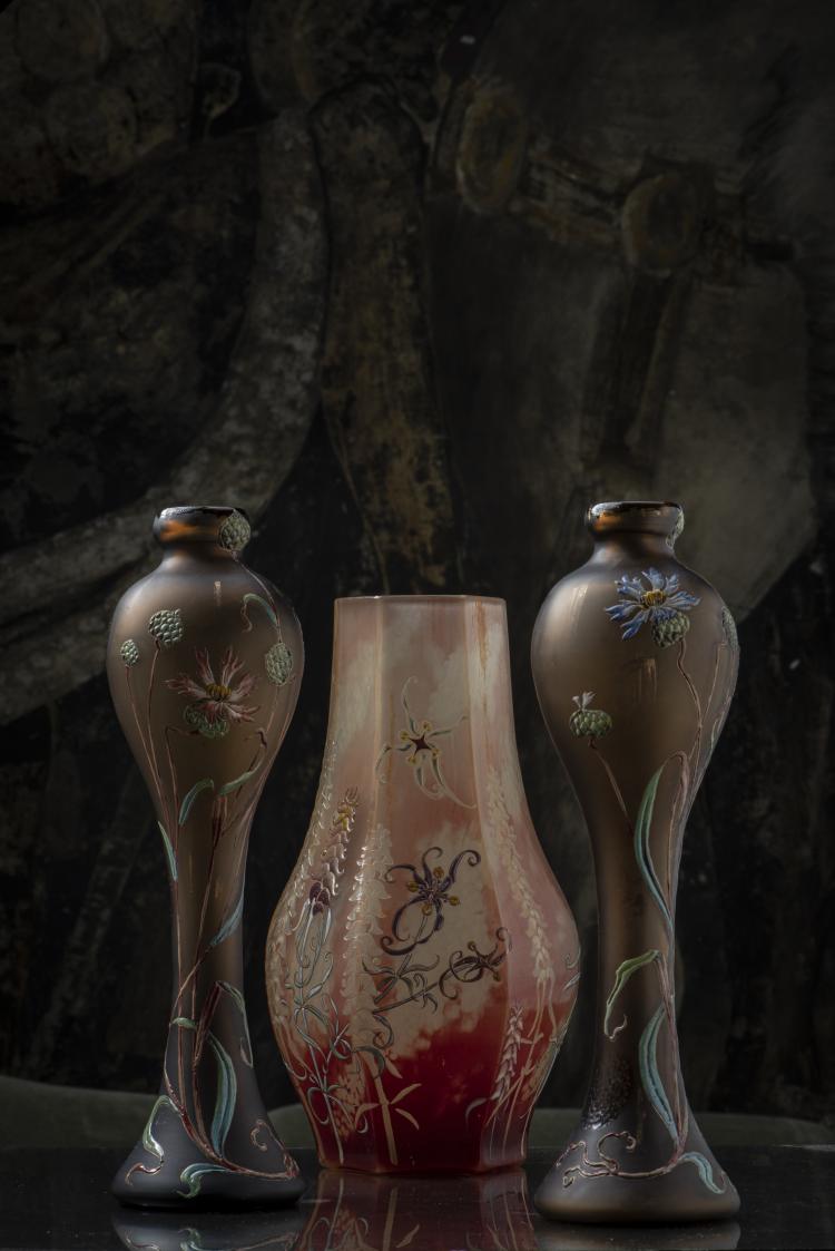 Bild 1 zu Objekt, Paar Vasen 'Bleuets', um 1895-1903, Burgun, Schverer & Co., Meisenthal, 150B 107