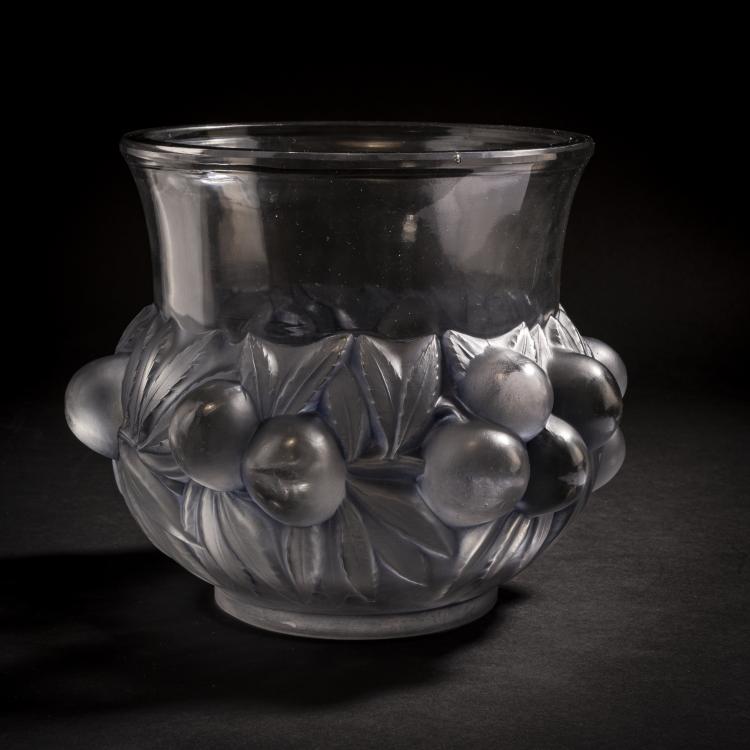 Hauptbild zu Objekt, 'Prunes' vase, 1930, Ren&eacute; Lalique, Lalique, Ren&eacute;, Wingen-sur-Moder, 150A 69