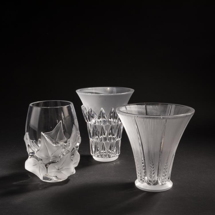 Bild 1 zu Objekt, Three vases '&Eacute;pis', 1932, 'Feuilles', 1934 and 'Hedera', 1980, Marc Lalique,Ren&eacute; Lalique, Lalique, Ren&eacute;, Wingen-sur-Moder, 150A 101