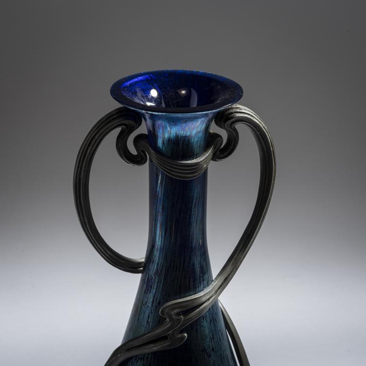 Bild 2 zu Objekt, Henkelvase 'Papillon', 1901, L&ouml;tz Wwe., Klosterm&uuml;hle, 150B 294