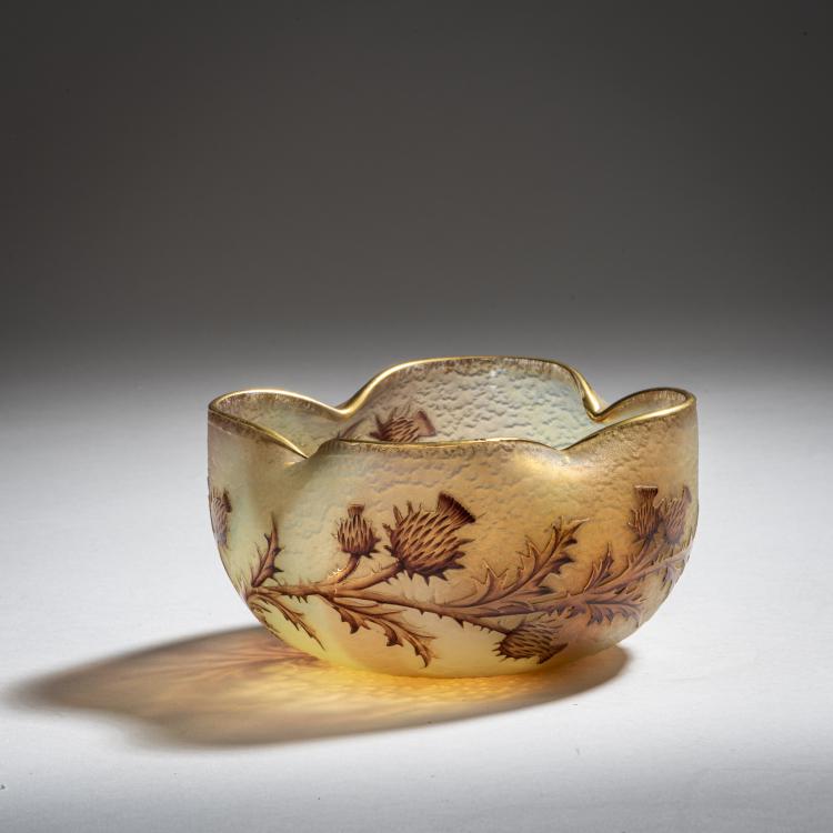 Hauptbild zu Objekt, Bowl 'Chardons de Lorraine', 1897, Daum Fr&egrave;res, Nancy, 150B 116