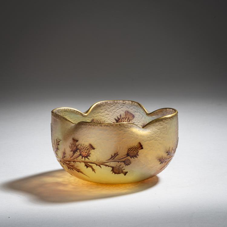 Bild 1 zu Objekt, Bowl 'Chardons de Lorraine', 1897, Daum Fr&egrave;res, Nancy, 150B 116