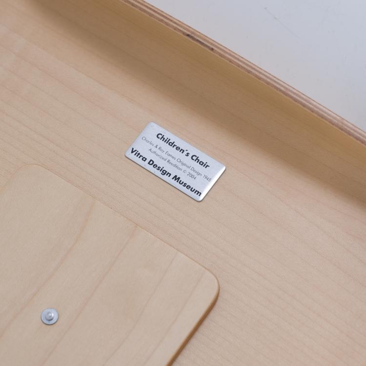 Bild 5 zu Objekt, Children's chair, 1945, Charles Eames,Ray Eames, Vitra, Weil am Rhein, 152B 398