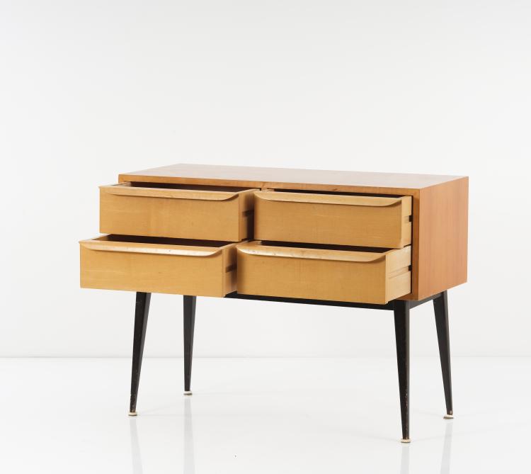 Bild 2 zu Objekt, Two bedside tables, a small chest of drawers, a stool, c. 1962, VEB Deutsche Werkst&auml;tten, Dresden-Hellerau (zugeschrieben), 151A 144