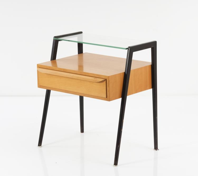 Bild 4 zu Objekt, Two bedside tables, a small chest of drawers, a stool, c. 1962, VEB Deutsche Werkst&auml;tten, Dresden-Hellerau (zugeschrieben), 151A 144
