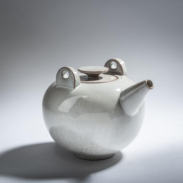 Hauptbild zu Objekt, Teapot, 1920-25, Otto Lindig, Karlsruhe, Majolika, 151A 16