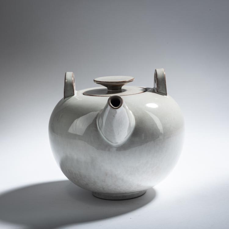 Bild 1 zu Objekt, Teapot, 1920-25, Otto Lindig, Karlsruhe, Majolika, 151A 16