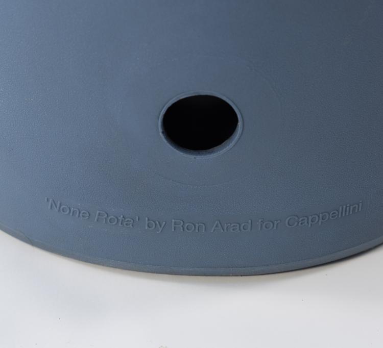 Bild 5 zu Objekt, 'None Rota' armchair, 2002, Ron Arad, Cappellini, Mailand, 151B 600